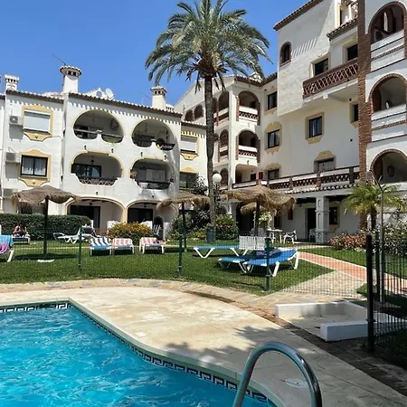 Crown Beach Calahonda Apartamento *